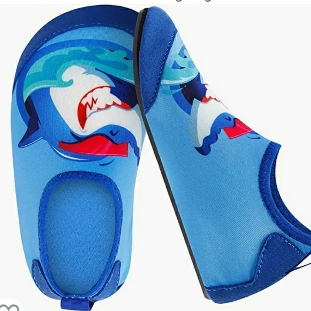 NWT kids water shoes